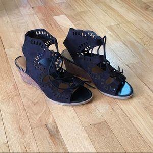 Crown Vintage Wedge Shoe